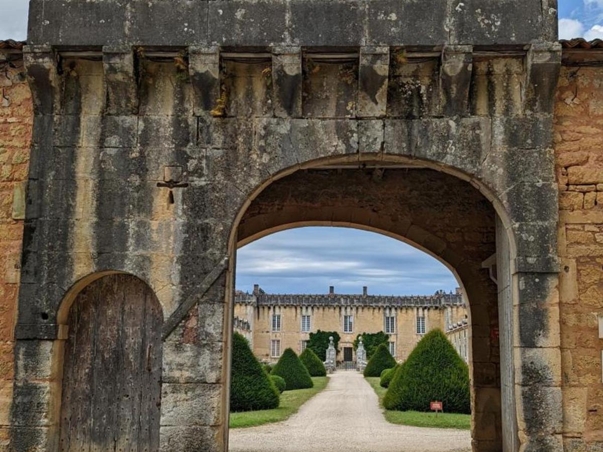 Gite Charmant Au Coeur D'Un Chateau Historique Avec Parc, Proche De Cognac, Ideal Famille Et Nature - Fr-1-653-167 Cherves-de-Cognac Exterior foto